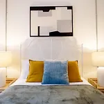 Elegant Flat Near Istiklal Stylish شقة